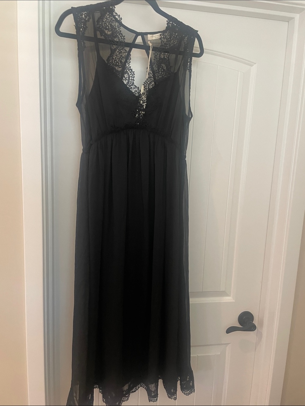 lovestitch Black Lace-Trim Sleeveless Dress